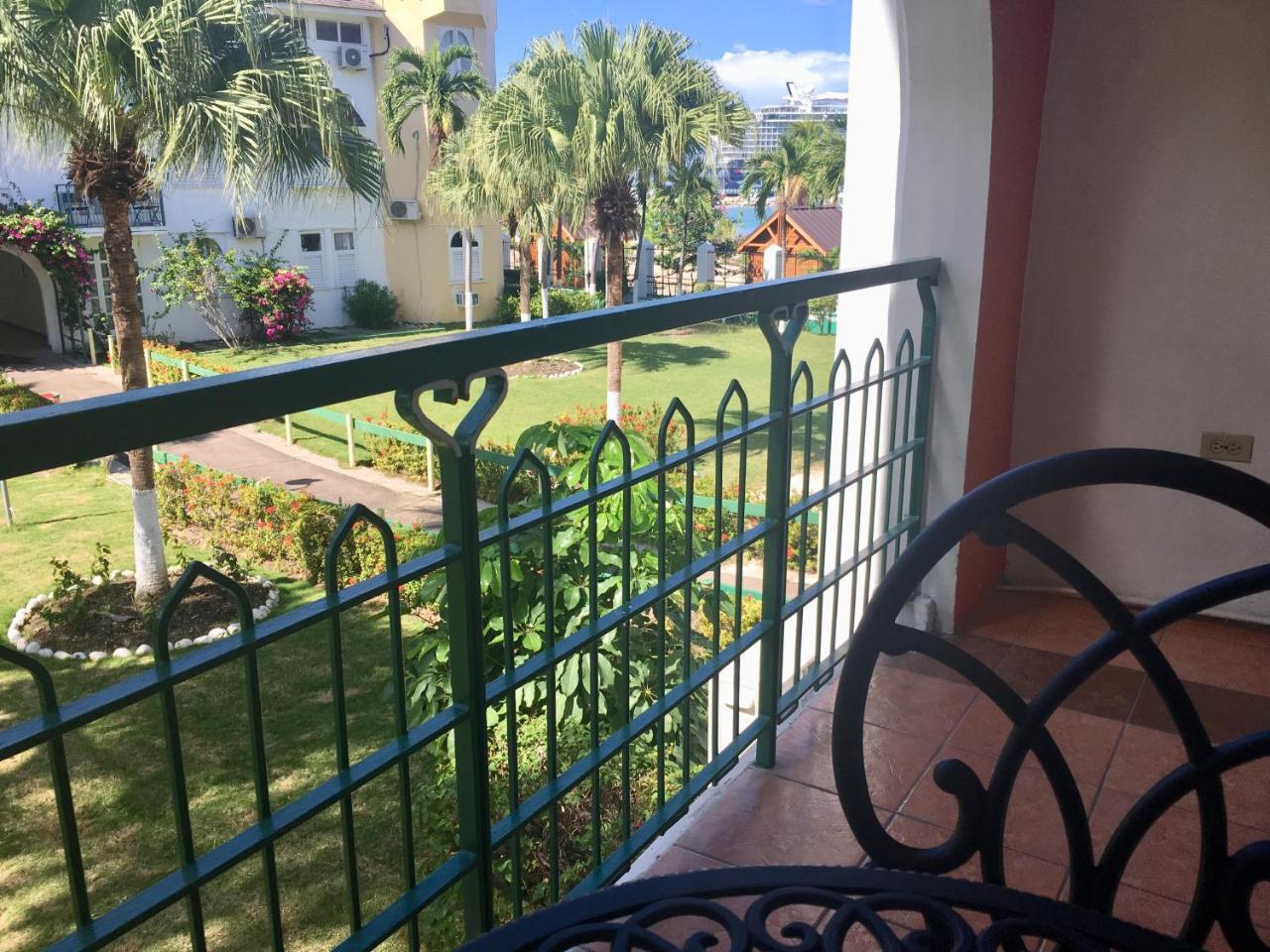 Castle By The Shore Ocho Rios Esterno foto